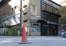 Acceso al frontón Atano III de Donostia.