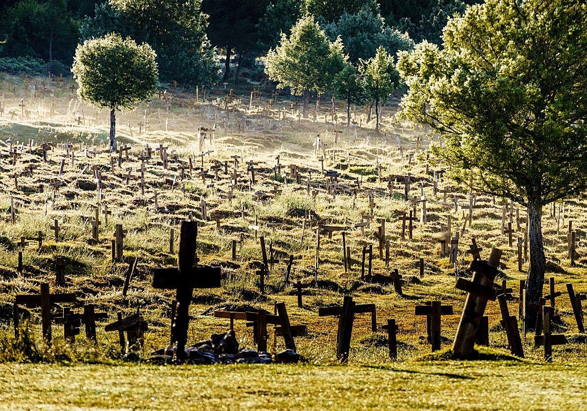 El curioso cementerio sin muertos cerca de Gipuzkoa: «Se construyó en dos meses y los fans lo revivieron»