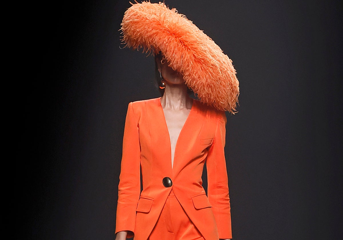 Desfile histórico en el Museo Balenciaga: «En Claro Couture no hacemos ropa, construimos relatos»