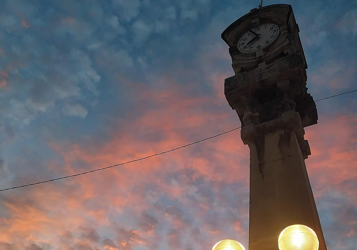 Reloj del Paseo de La Concha de San Sebastián.
