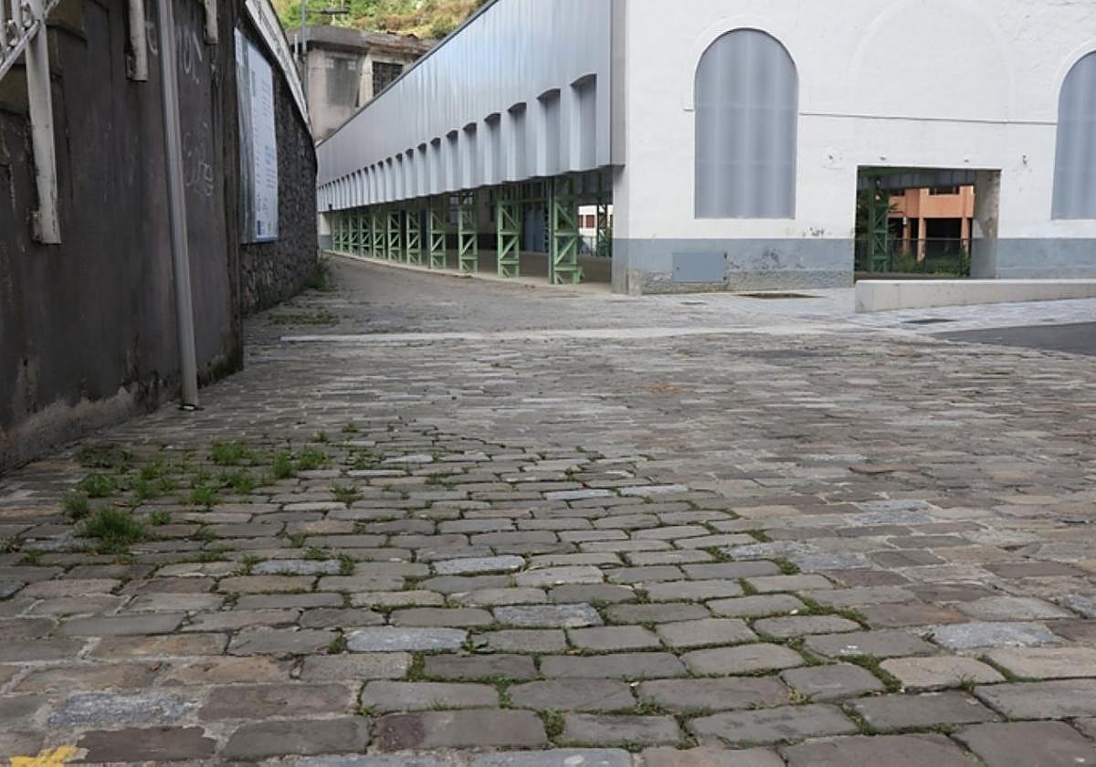 Parte del adoquinado que se va a renovar.