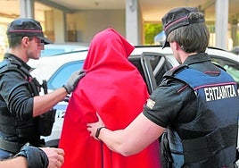 El «español de 47 años» detenido por el homicidio de Zarautz.