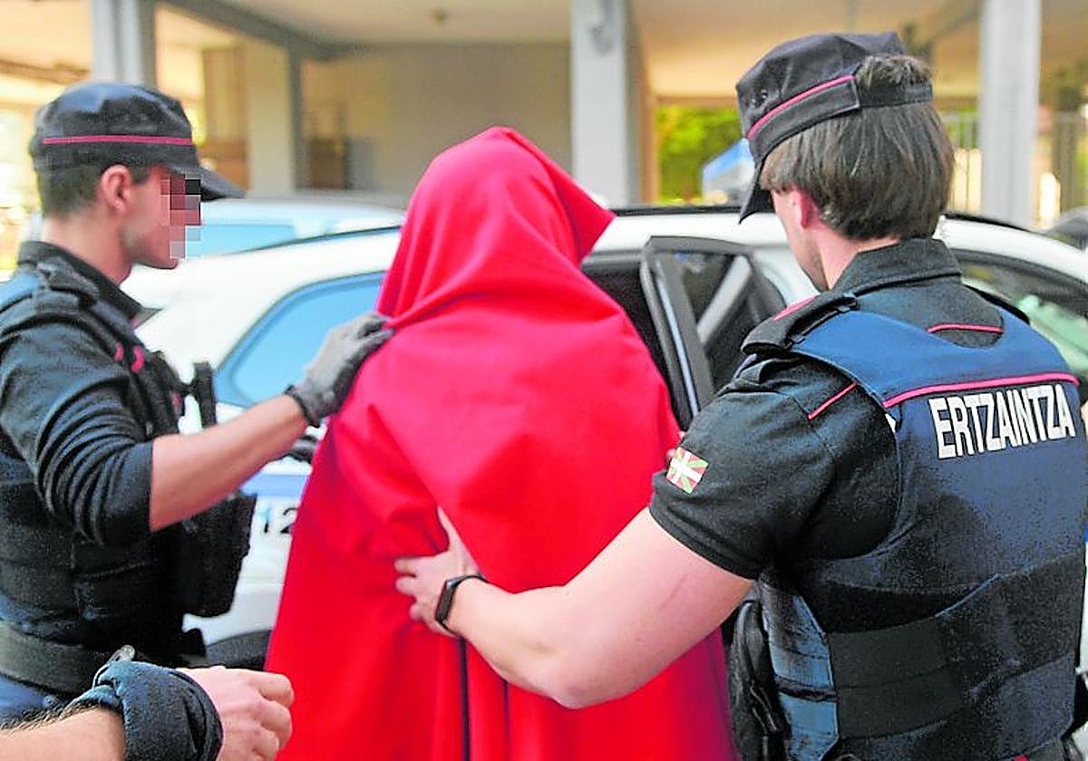 El «español de 47 años» detenido por el homicidio de Zarautz.