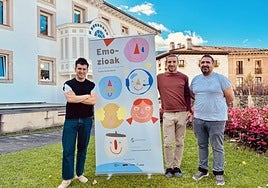 Biain, Astigarraga y Olalde en la presentación en kultur etxea.