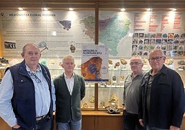 Javier Aguado, Jon Luqui, Jokin Antoñana y Javier Martín en la presentación realizada este miércoles, en el museo Urrelur