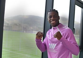 Buta posa ayer en el interior de las instalaciones de Areitio.