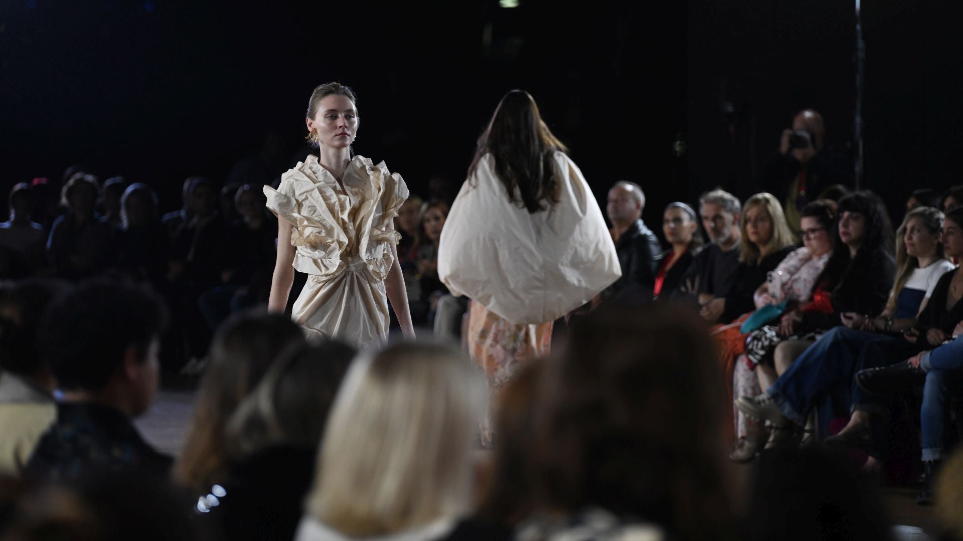 Desfile de Ailanto y CLARO Couture en el Museo Balenciaga