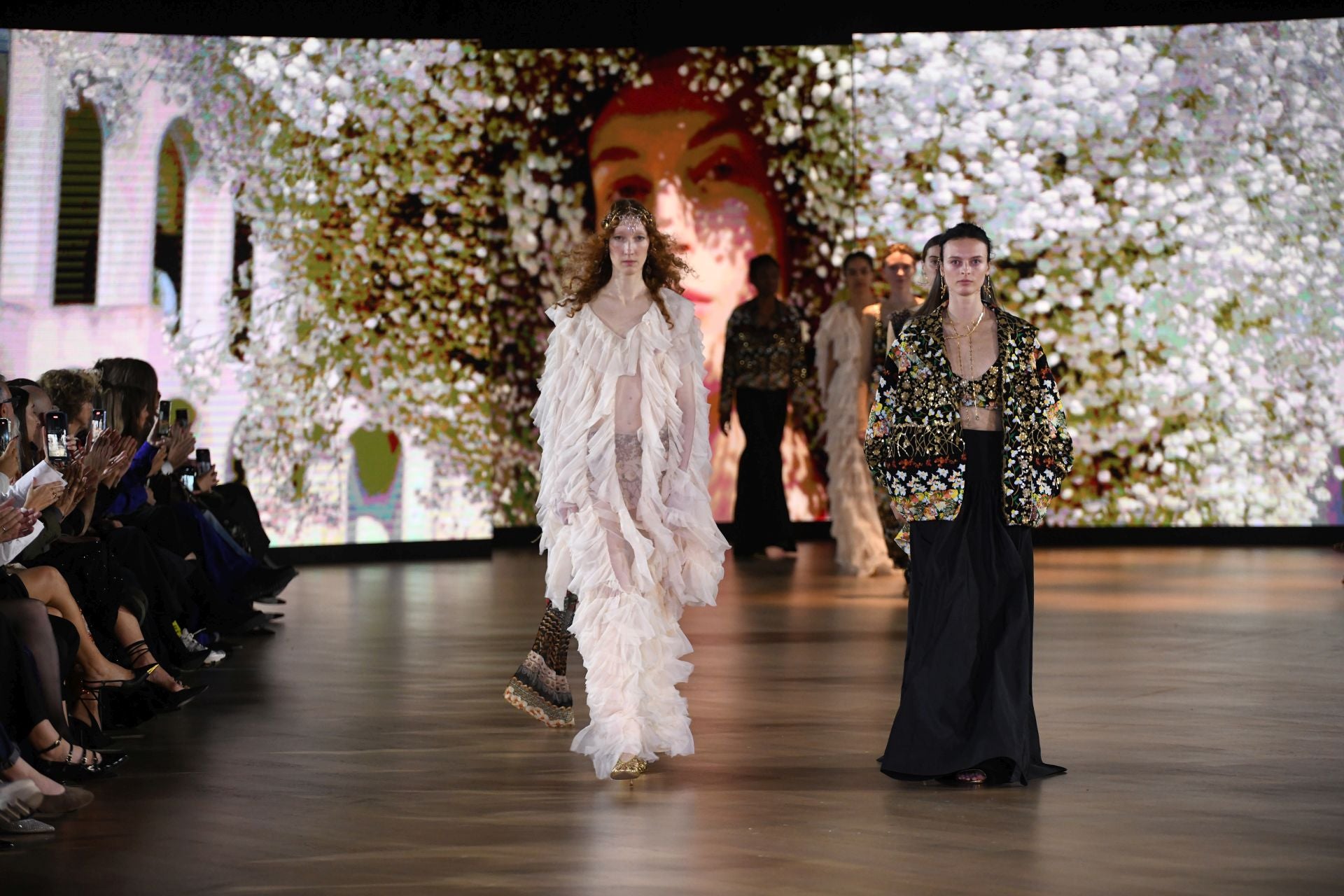 Desfile de Ailanto y CLARO Couture en el Museo Balenciaga