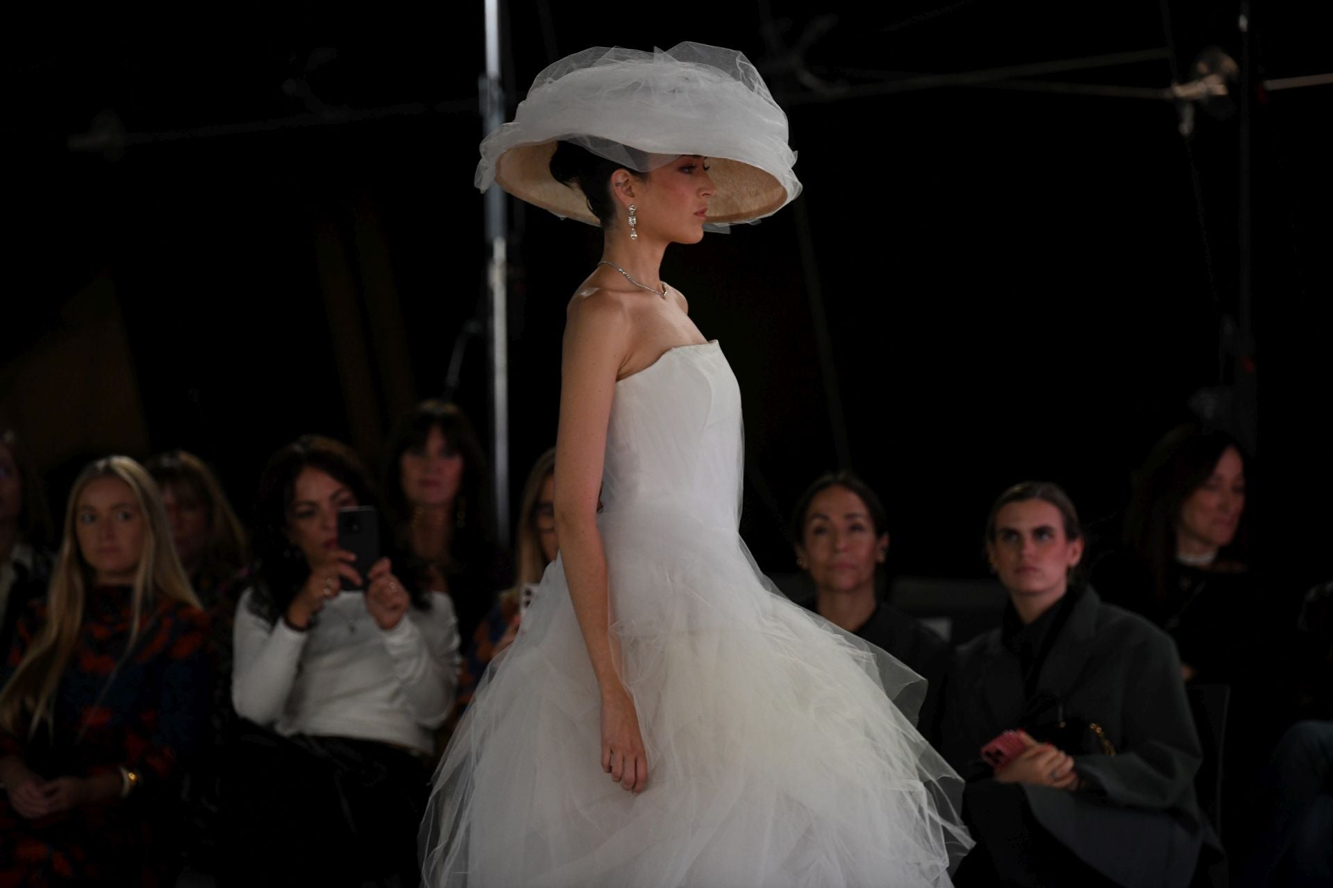 Desfile de Ailanto y CLARO Couture en el Museo Balenciaga