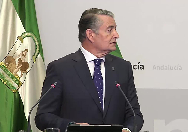 El consejero de Sanidad de Andalucía compara la caída del Servicio Andaluz de Salud con La Oreja de Van Gogh