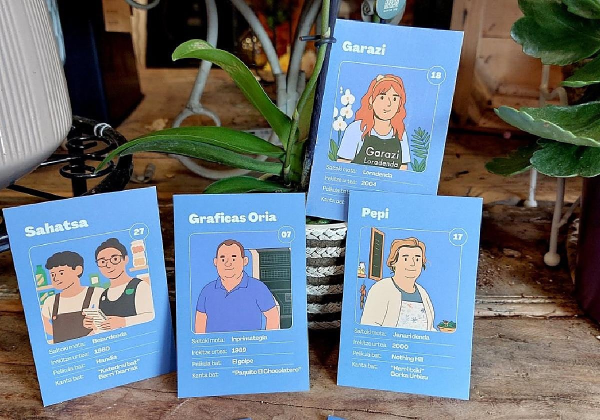 Algunos de los cromos que forman parte de la colección protagonizada por los comerciantes de la asociación Oria.