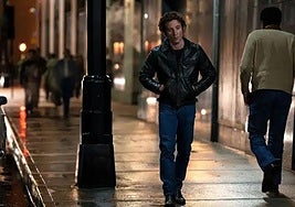 Jeremy Allen White, en el papel de Bruce Springsteen, en una escena de la película.
