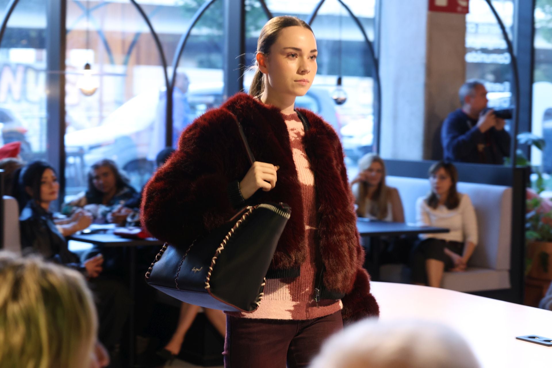 Una veintena de comercios y marcas donostiarras presenta sus propuestas en The Social Hub