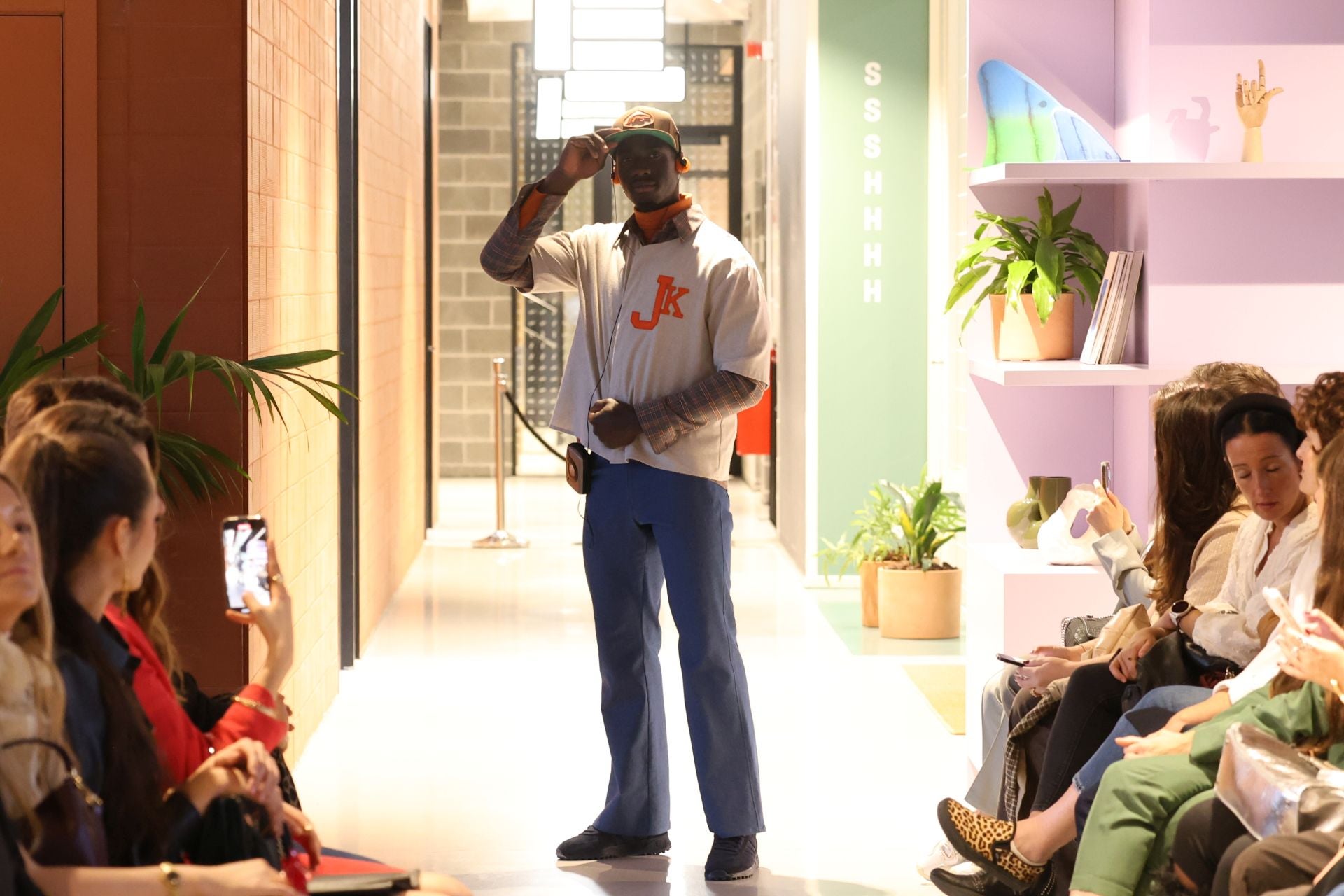 Una veintena de comercios y marcas donostiarras presenta sus propuestas en The Social Hub