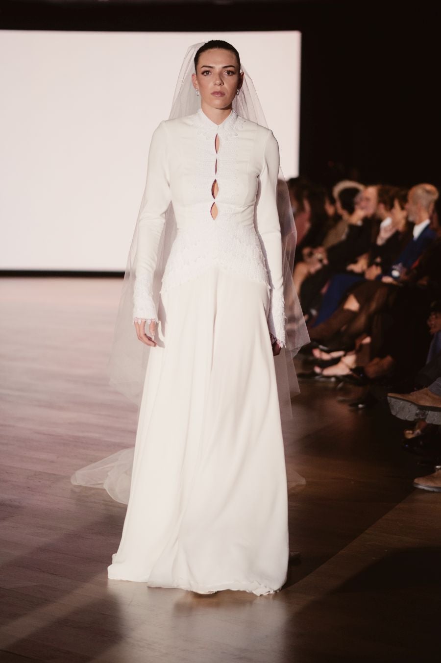 Arquitectura y poesía en el desfile de CLARO Couture