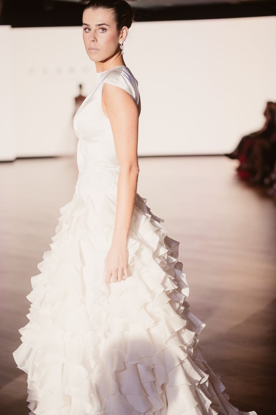 Arquitectura y poesía en el desfile de CLARO Couture