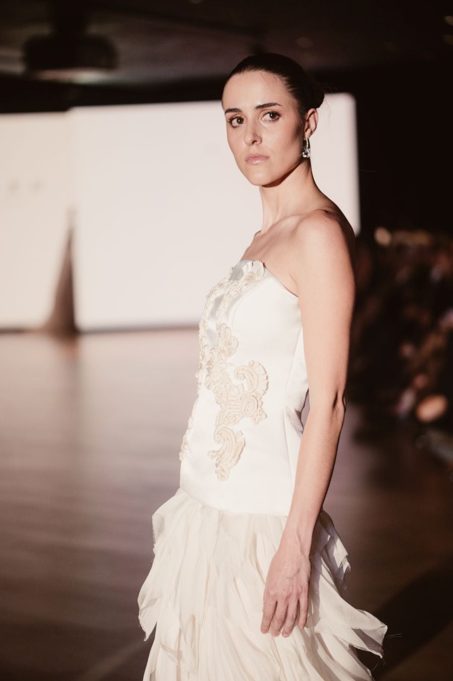 Arquitectura y poesía en el desfile de CLARO Couture