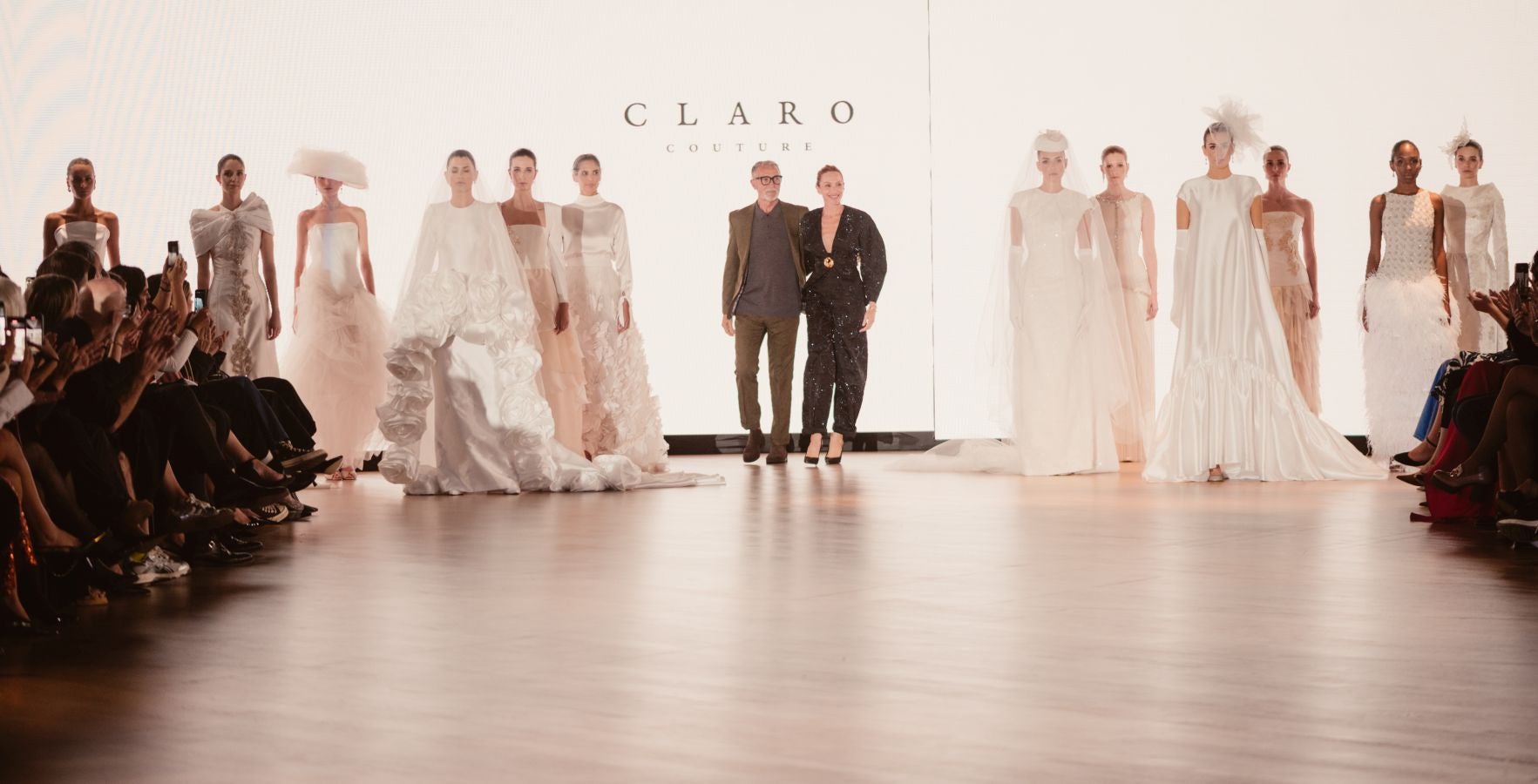 Arquitectura y poesía en el desfile de CLARO Couture