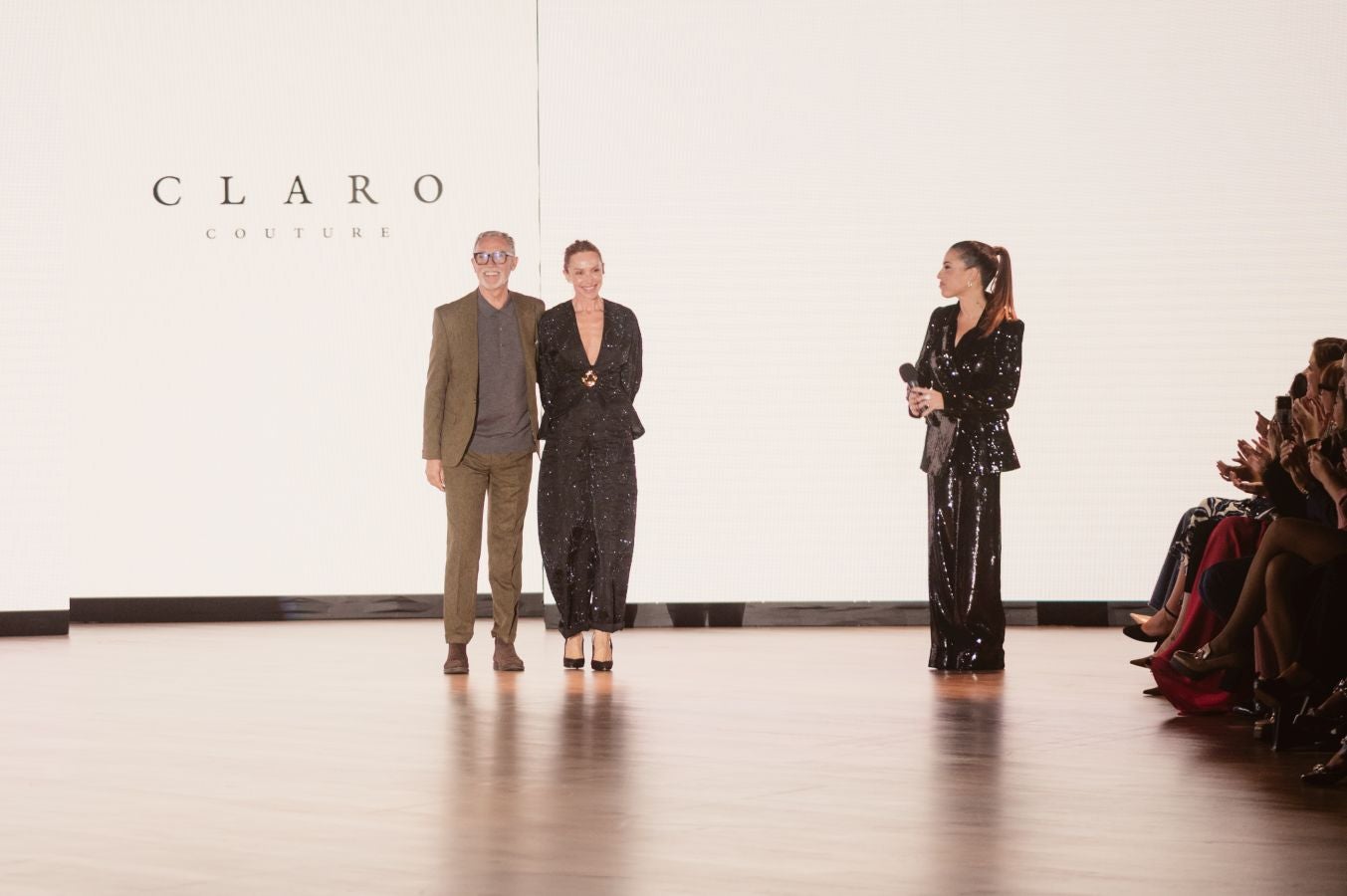 Arquitectura y poesía en el desfile de CLARO Couture