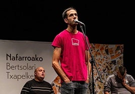 Julio Soto eta Eli Pagiola izango dira bertsolariak.