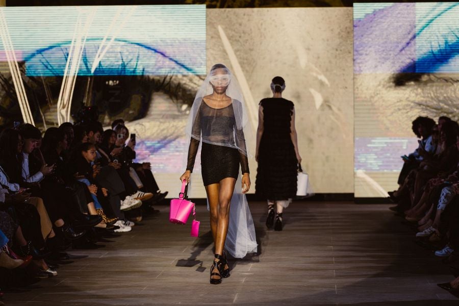 Martha Prada presenta su firma de bolsos Parenzo