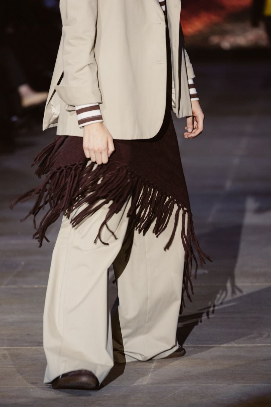 Siluetas amplias y relajadas en el desfile de Sketch