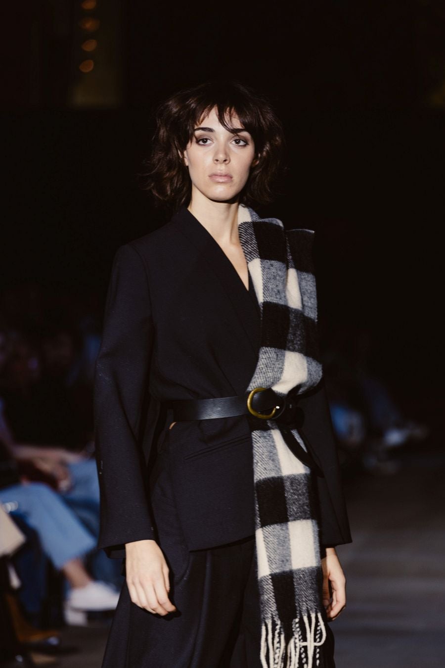 Siluetas amplias y relajadas en el desfile de Sketch