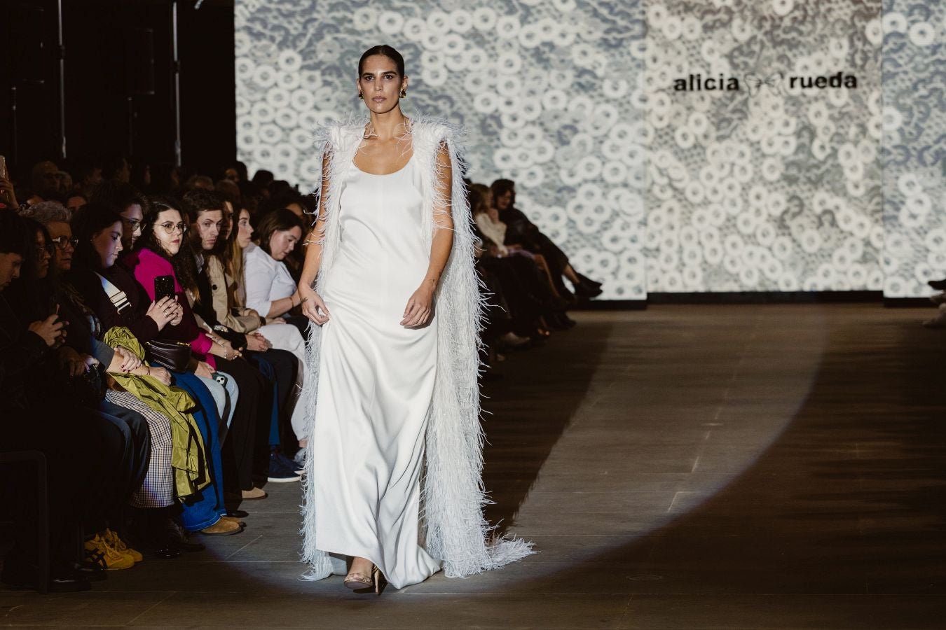 Alicia Rueda luce sus vestidos en San Telmo