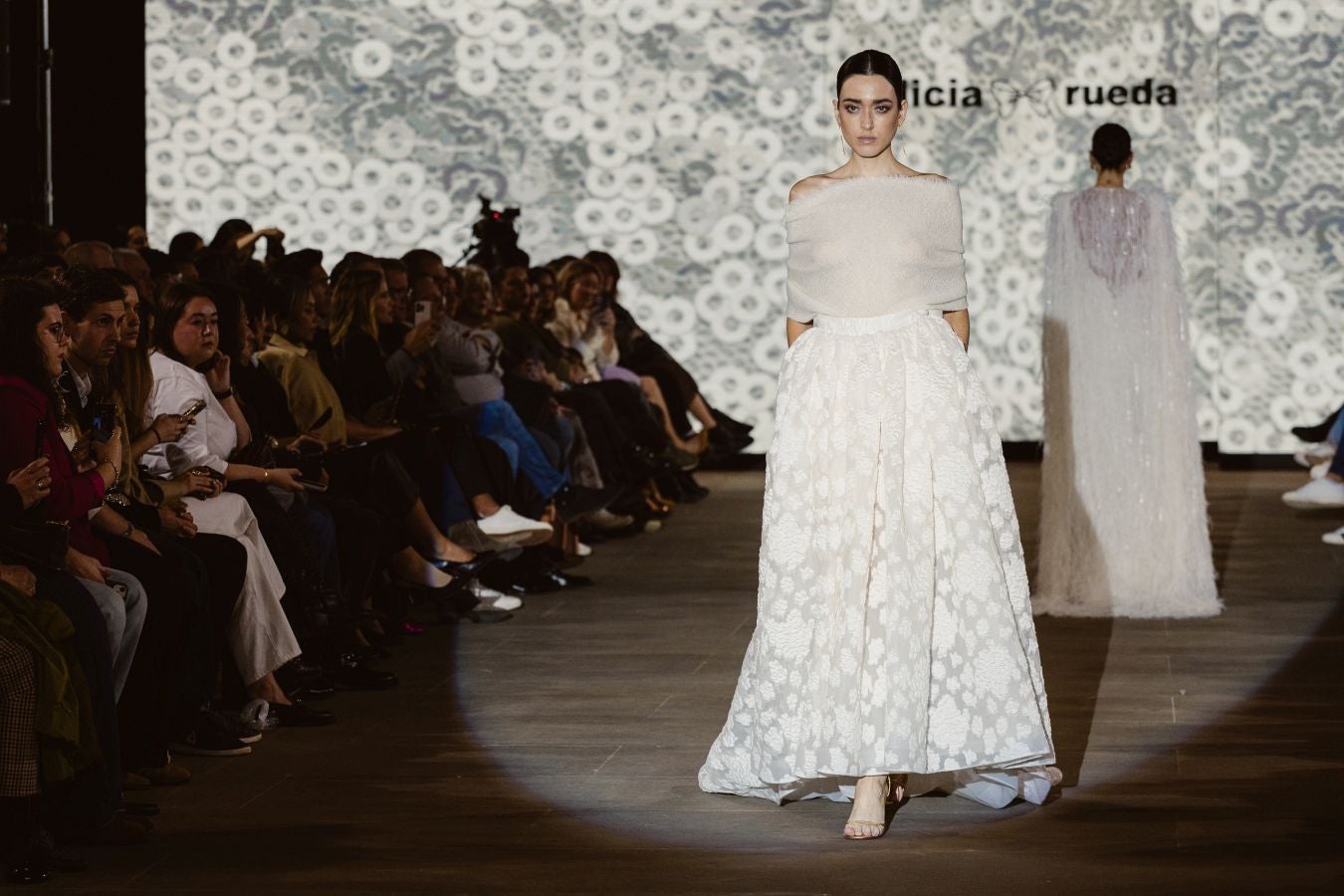 Alicia Rueda luce sus vestidos en San Telmo