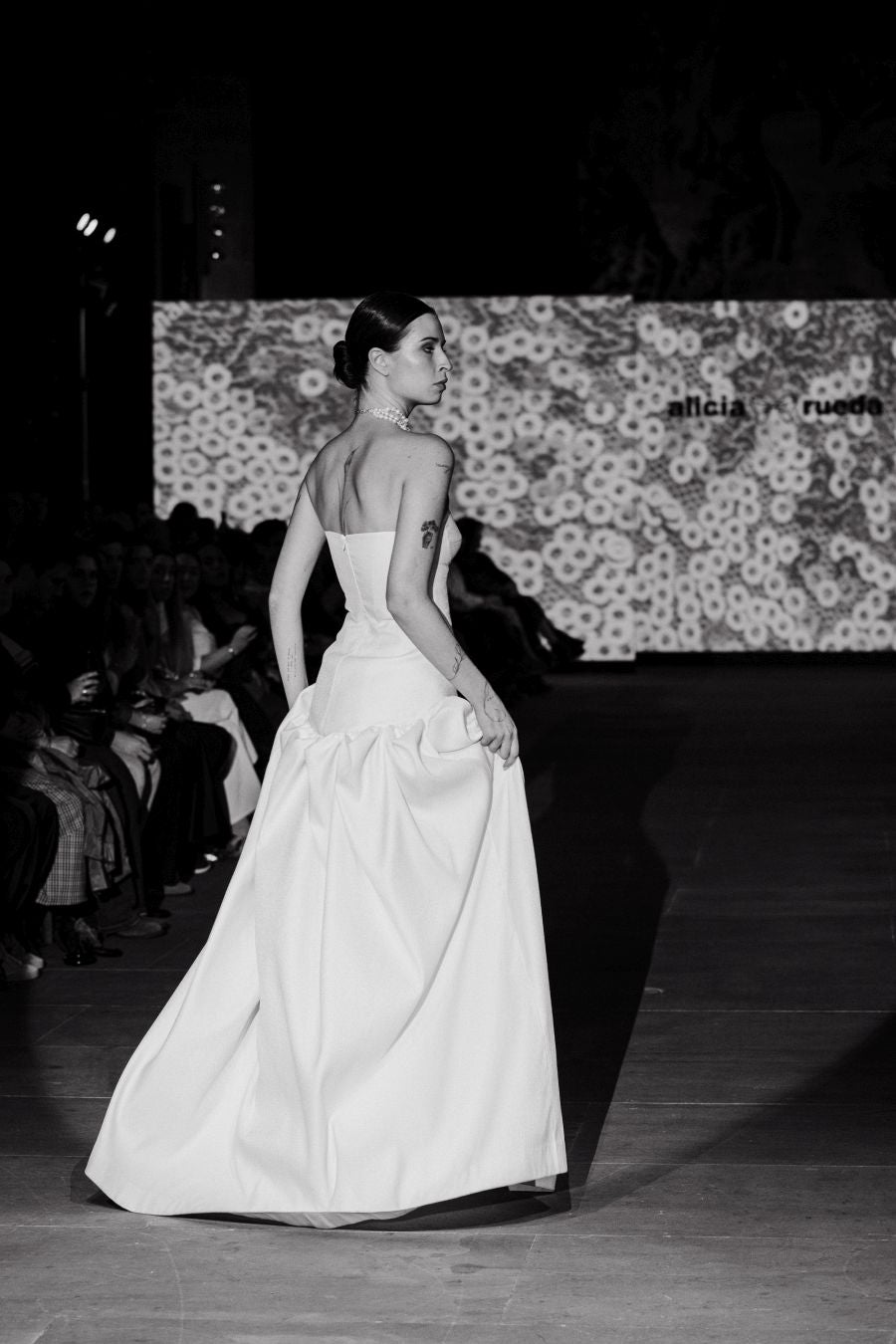 Alicia Rueda luce sus vestidos en San Telmo