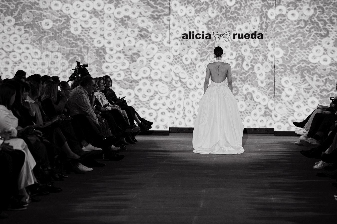 Alicia Rueda luce sus vestidos en San Telmo