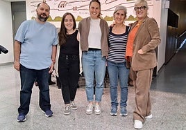 Koldo García (BioGipuzkoa), las cientíticas Maddi Astigarraga y Ainhoa Bereziartua, Garbiñe Etxezarreta (Kutxa Fundazioa) y Aizpea Goenaga, este viernes en la clausura de la tercera edición del ciclo.