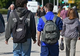 Treba programaren bidez, gazteei zuzenduriko ikastaroak izango dira.