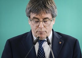 El presidente de JxCat, Carles Puigdemont, este lunes durante una comparecencia ante los medios.