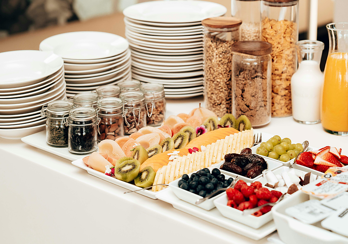El experto en longevidad Dan Buettner explica el desayuno de las personas que más viven: «Sencillos, naturales y ricos en fibra»
