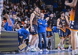 Jordi Juste da durante un partido en El Plantío.