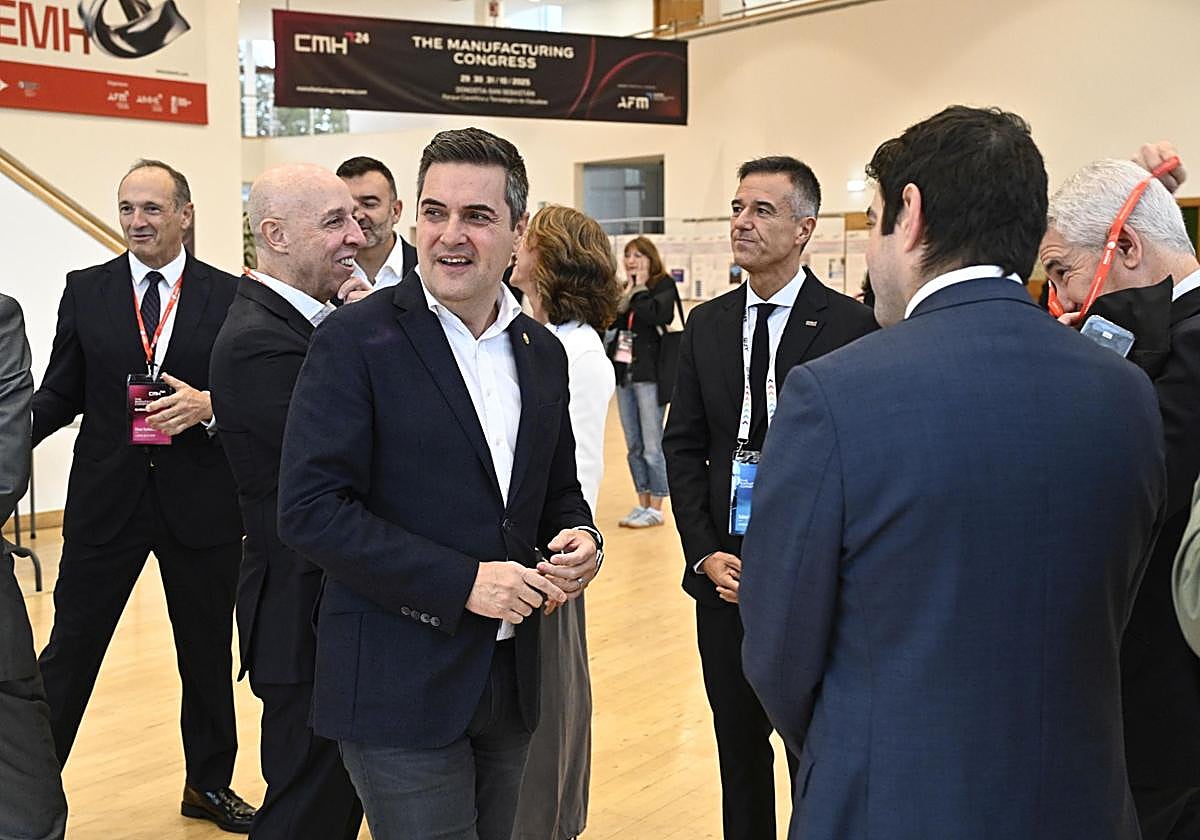 El consejero de Industria, Mikel Jauregi, durante la inauguración del congreso de máquina-herramienta de este miércoles.