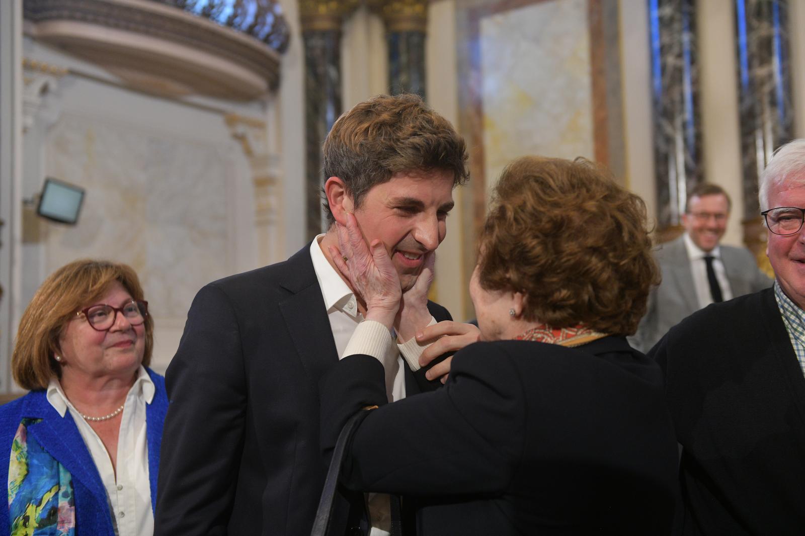 Jon Insausti es elegido nuevo alcalde de Donostia