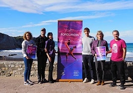 Koro Epelde, Matthew Golding, Lucia Lacarra, Isaak Aranberri, Marina Bidasro y Aitor Manterola, este miércoles.