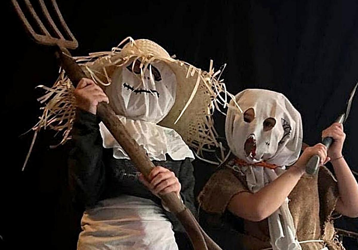 Ez dira faltako mozorrorik Gau Beltzean.