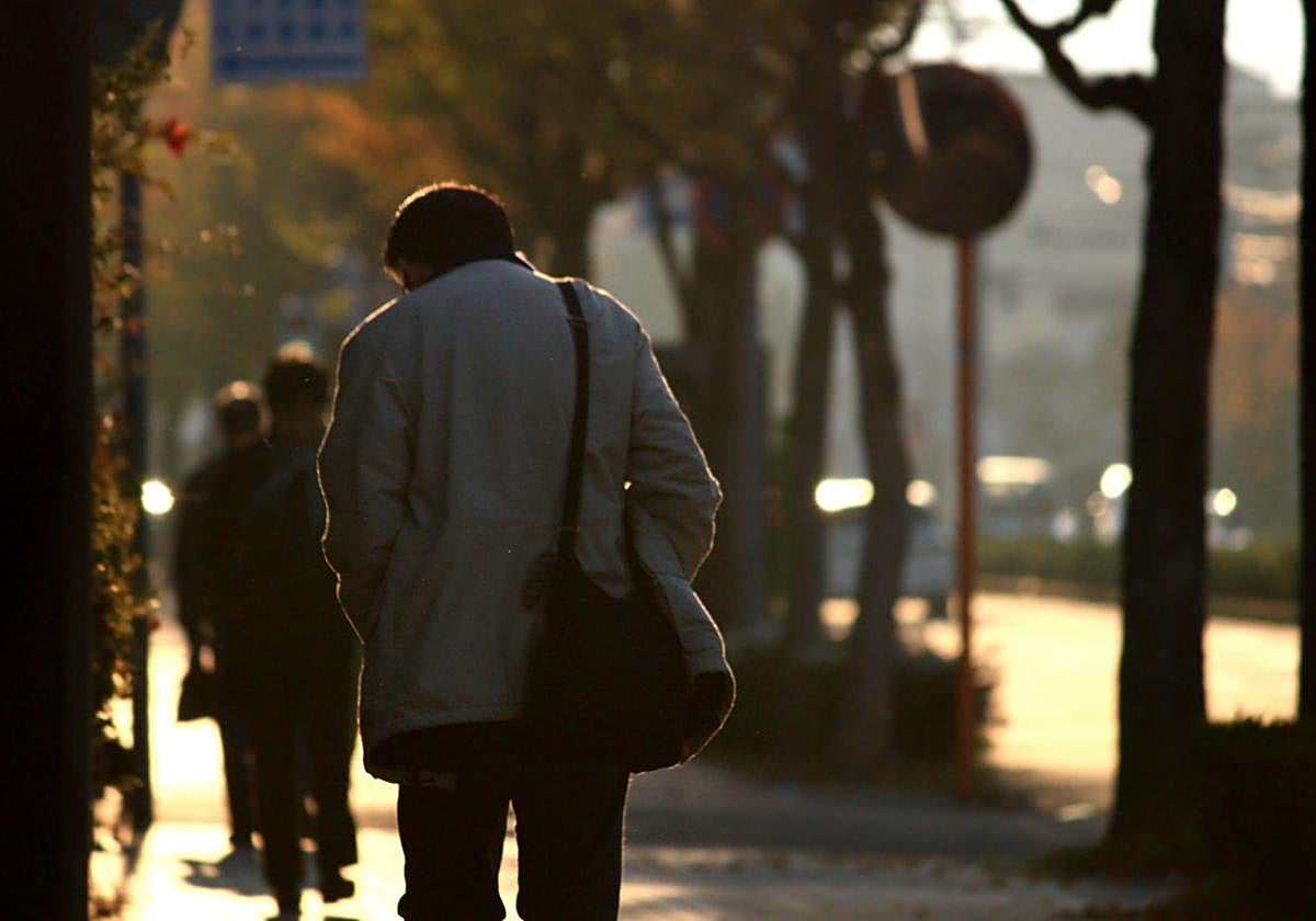 La soledad no deseada afecta al 17% de los vascos con problemas de salud mental mayores de 50 años.