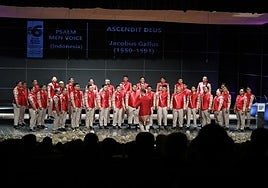 Los coralistas indonesios de Psalm Men Voice abrieron la competición este jueves en Tolosa.