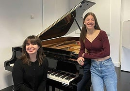 Noemí Rodríguez (piano) y Amaia Lanaspa (voz) conforman 'Blossom Duo'.