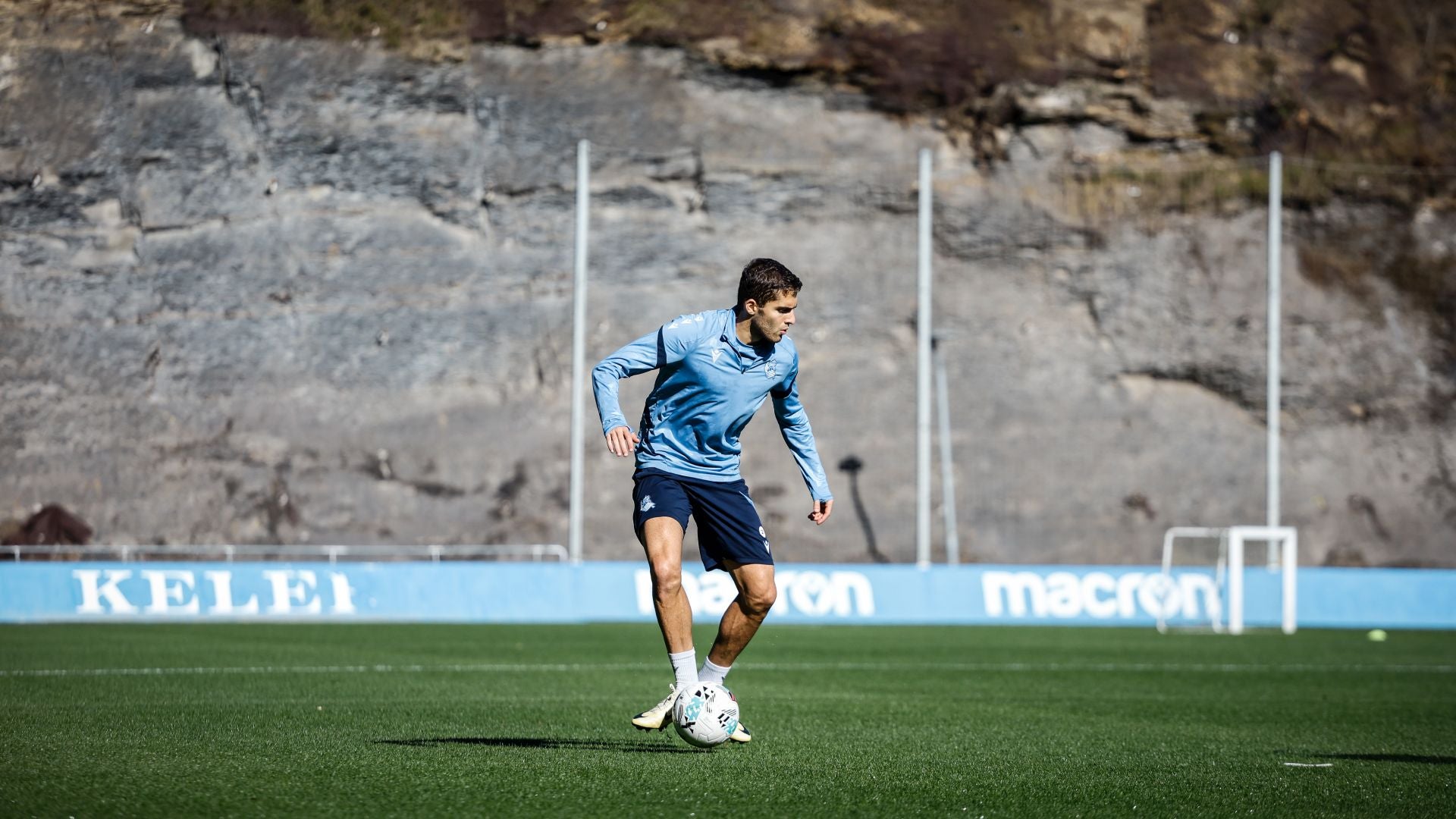 Soleado ensayo para el derbi en Zubieta