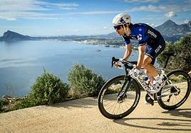 Guillaume Martin, en un entrenamiento con su equipo, el Groupama.
