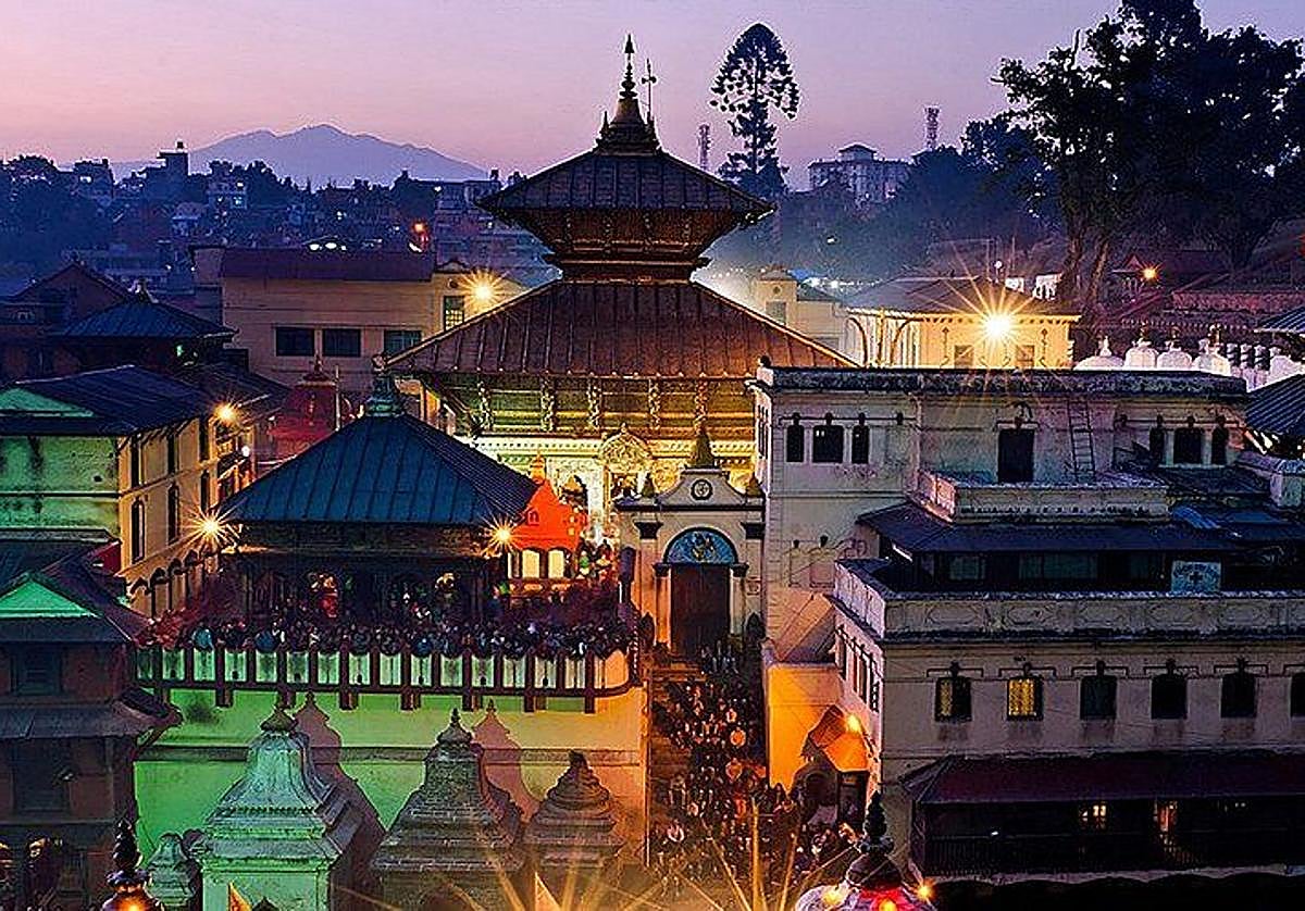 Vista del templo hinduista de Pashupatinath, en Katmandú.
