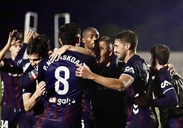 El Eibar consiguió el miércoles en la primera ronda de la Copa del Rey su primer triunfo a domicilio, y quiere aprovecharlo en Almería.