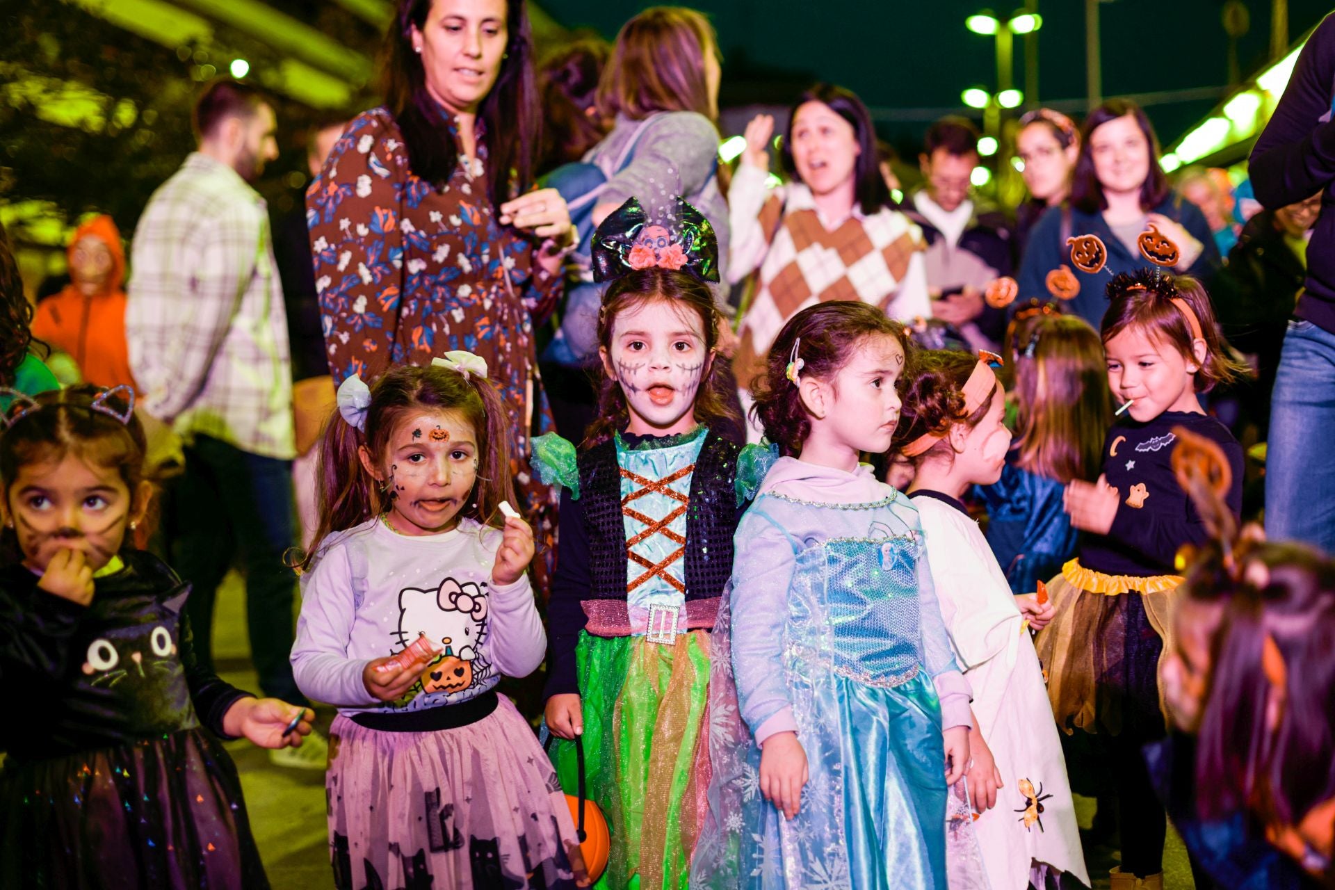 Gau Beltzaren izpiritua berreskuratu dute Irunen