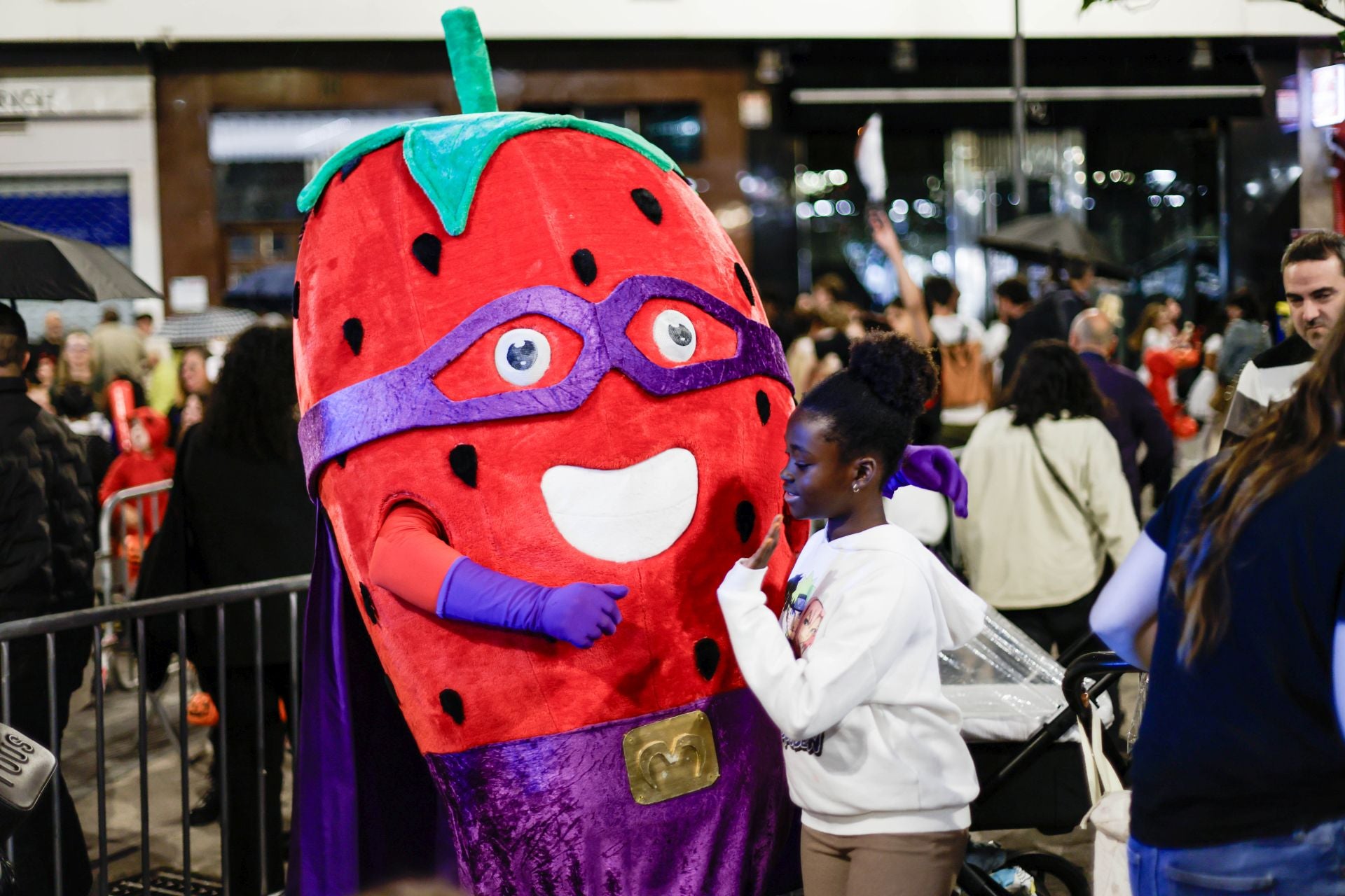 Gau Beltzaren izpiritua berreskuratu dute Irunen