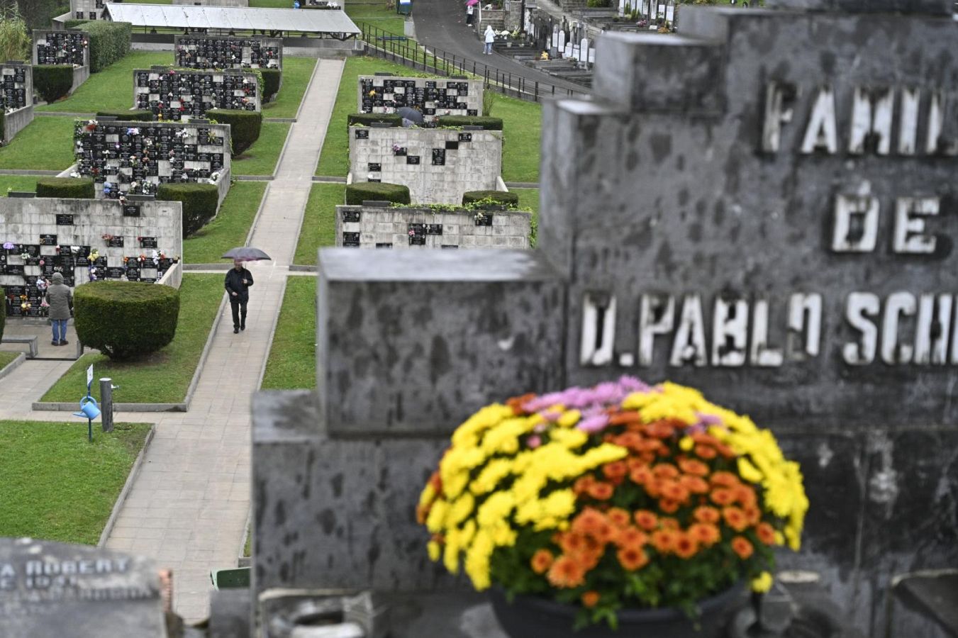 Los guipuzcoanos se acercan a los cementerios